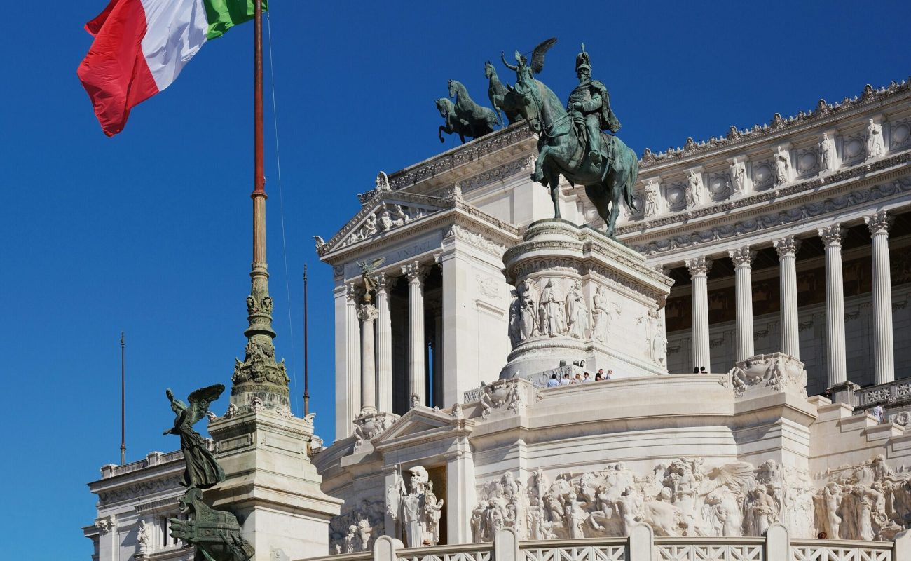 dmitrii-e-Uho39Tl-4Qk-unsplash